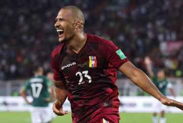 Salomón Rondón con la vinotinto